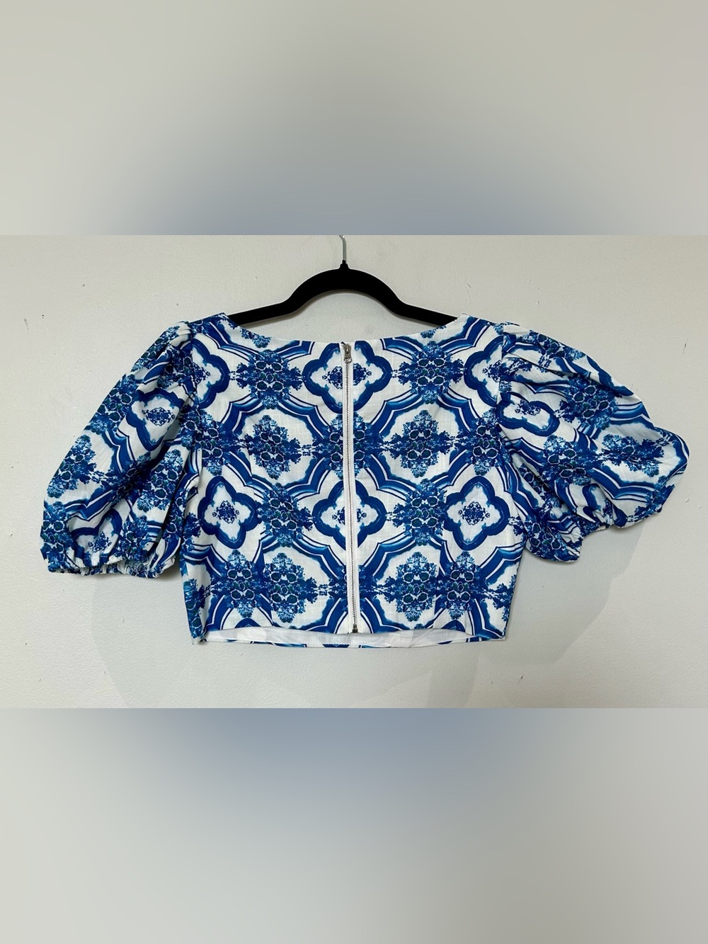 Boutique Blue White Majolica Tile 2-Piece Crop Top & Maxi Skirt Set Medium NWT - Picture 4 of 8